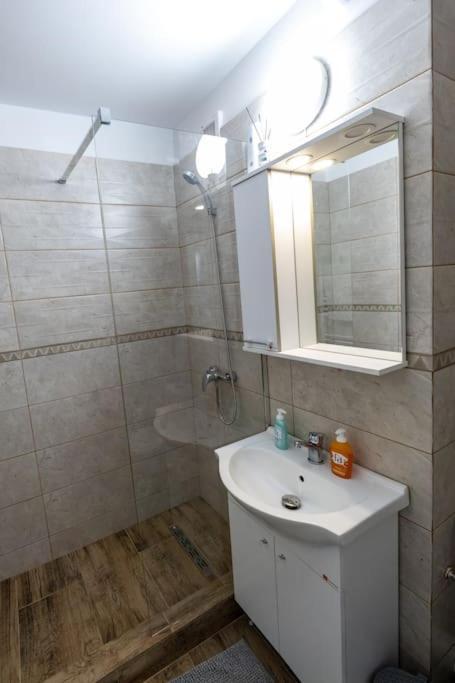 Luxury Radox Apartment Park 1 Bz Buzau Exterior photo