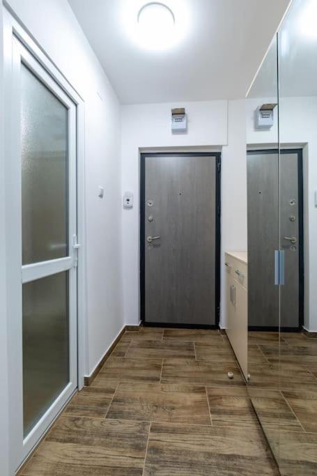 Luxury Radox Apartment Park 1 Bz Buzau Exterior photo