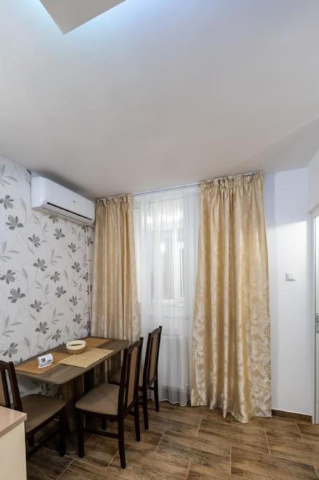 Luxury Radox Apartment Park 1 Bz Buzau Exterior photo