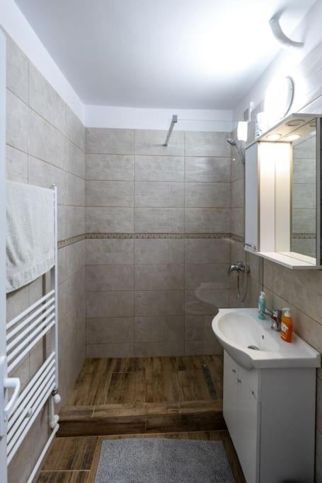 Luxury Radox Apartment Park 1 Bz Buzau Exterior photo